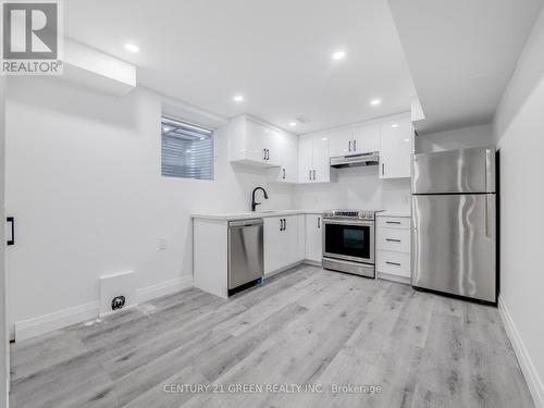 129 Mclaughlin Avenue, Milton, ON - Indoor Photo Showing Kitchen