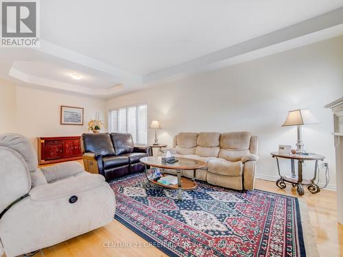 129 Mclaughlin Avenue, Milton, ON - Indoor Photo Showing Living Room