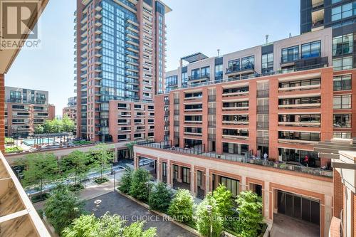 422 - 830 Lawrence Avenue, Toronto, ON - Outdoor With Facade