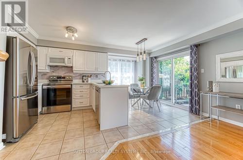 5183 Dryden Avenue, Burlington, ON - Indoor Photo Showing Kitchen