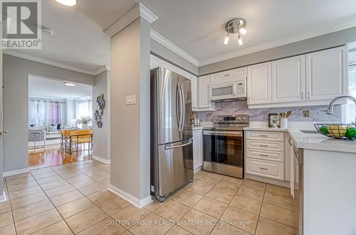 5183 Dryden Avenue, Burlington, ON - Indoor Photo Showing Kitchen