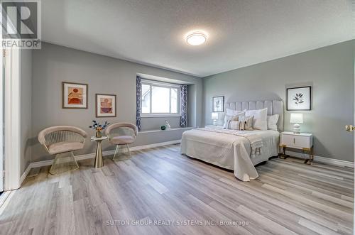 5183 Dryden Avenue, Burlington, ON - Indoor Photo Showing Bedroom