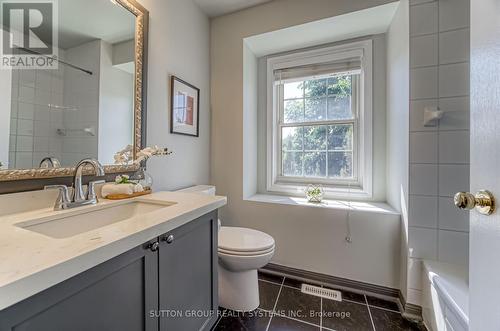 5183 Dryden Avenue, Burlington, ON - Indoor Photo Showing Bathroom