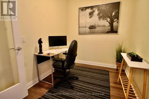 810 - 1055 Southdown Road, Mississauga, ON - Indoor Photo Showing Office