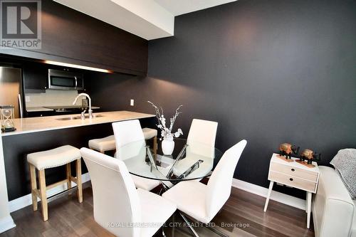 810 - 1055 Southdown Road, Mississauga, ON - Indoor Photo Showing Dining Room