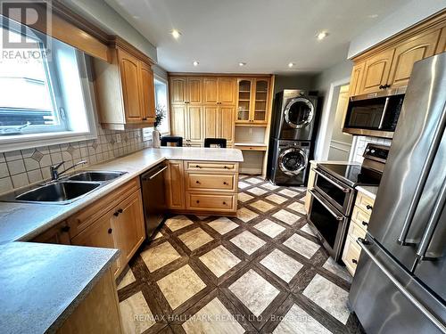 Upper - 2479 Stillmeadow Road, Mississauga, ON - Indoor Photo Showing Kitchen With Double Sink