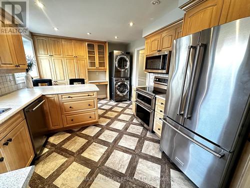 Upper - 2479 Stillmeadow Road, Mississauga, ON - Indoor Photo Showing Kitchen