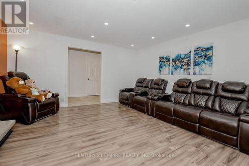 16556 Innis Lake Road, Caledon, ON - Indoor Photo Showing Living Room