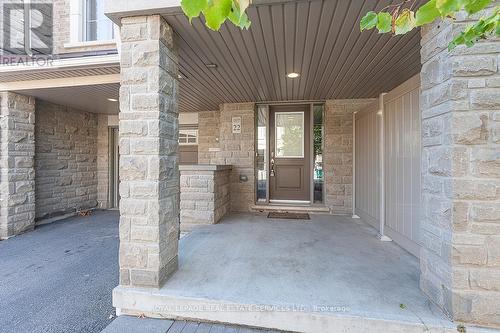 22 - 2435 Greenwich Drive, Oakville, ON - Outdoor