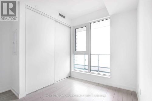 5011 - 950 Portage Parkway, Vaughan, ON - Indoor Photo Showing Other Room