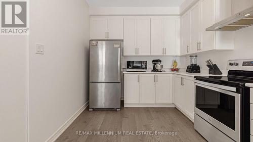 15 Haymarket Drive, Brampton, ON - Indoor Photo Showing Kitchen With Stainless Steel Kitchen