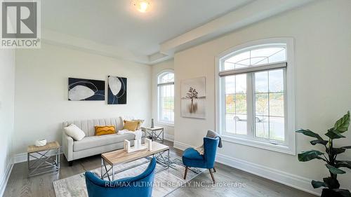 151 Ballantyne Boulevard, Vaughan, ON - Indoor Photo Showing Living Room