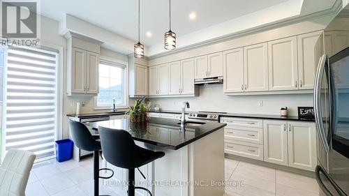 151 Ballantyne Boulevard, Vaughan, ON - Indoor Photo Showing Kitchen With Upgraded Kitchen