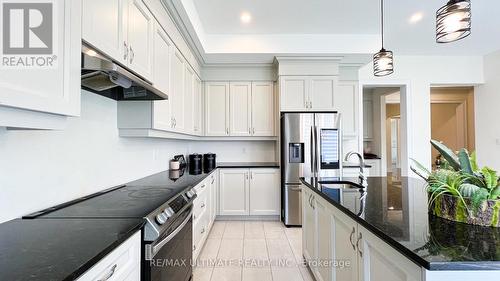 151 Ballantyne Boulevard, Vaughan, ON - Indoor Photo Showing Kitchen