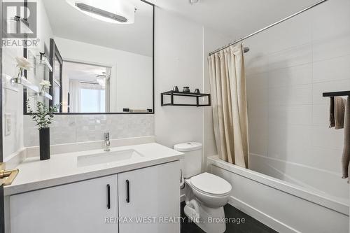 116 - 8228 Birchmount Road, Markham, ON - Indoor Photo Showing Bathroom