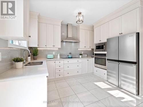 114 Mcdonnell Crescent, Bradford West Gwillimbury, ON - Indoor Photo Showing Kitchen With Double Sink