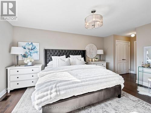 114 Mcdonnell Crescent, Bradford West Gwillimbury, ON - Indoor Photo Showing Bedroom