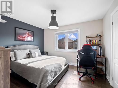 114 Mcdonnell Crescent, Bradford West Gwillimbury, ON - Indoor Photo Showing Bedroom