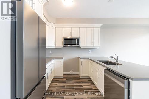 1052 Wright Drive, Midland, ON - Indoor Photo Showing Kitchen With Double Sink