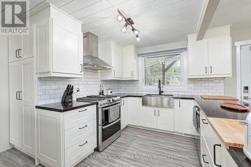 1628 River Road W, Wasaga Beach, ON - Indoor Photo Showing Kitchen With Upgraded Kitchen