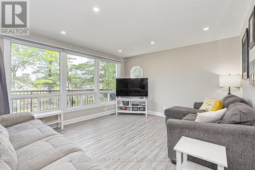 1628 River Road W, Wasaga Beach, ON - Indoor Photo Showing Living Room