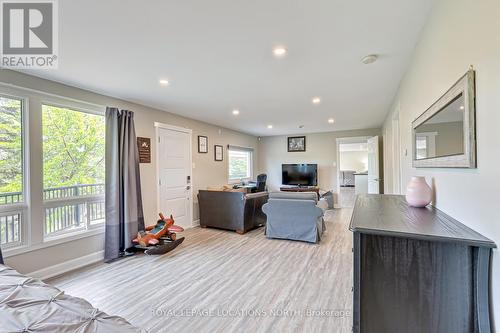 1628 River Road W, Wasaga Beach, ON - Indoor Photo Showing Living Room