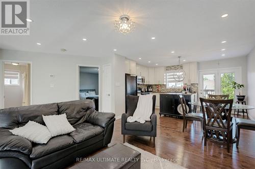 158 Hanmer Street E, Barrie, ON - Indoor Photo Showing Living Room