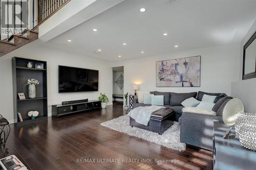 158 Hanmer Street E, Barrie, ON - Indoor Photo Showing Living Room