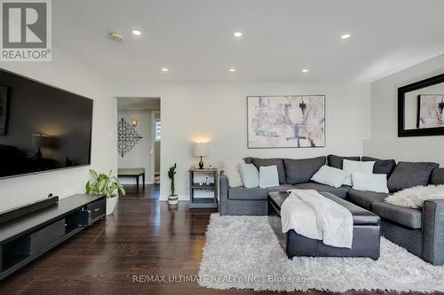 158 Hanmer Street E, Barrie, ON - Indoor Photo Showing Living Room