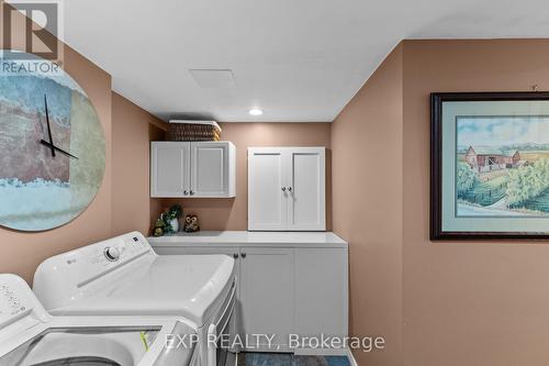 7 - 318 Little Avenue, Barrie, ON - Indoor Photo Showing Laundry Room