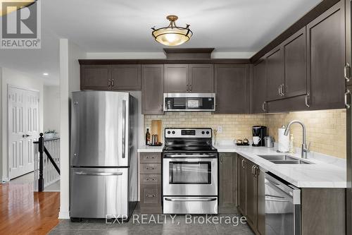 7 - 318 Little Avenue, Barrie, ON - Indoor Photo Showing Kitchen With Stainless Steel Kitchen With Double Sink With Upgraded Kitchen