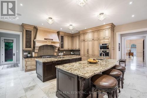 1180 Birchview Drive, Mississauga, ON - Indoor Photo Showing Kitchen With Upgraded Kitchen