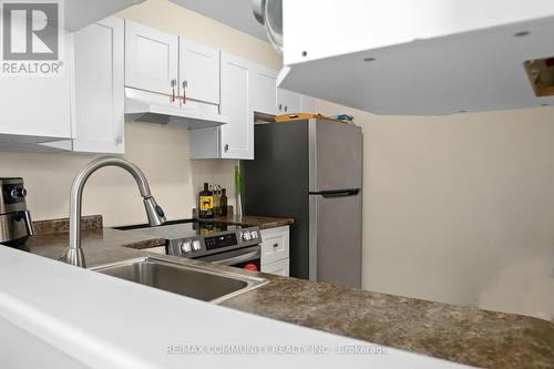 2213 - 4185 Shipp Drive, Mississauga, ON - Indoor Photo Showing Kitchen With Upgraded Kitchen