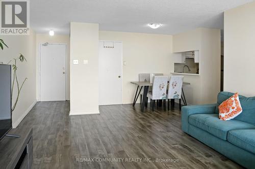 2213 - 4185 Shipp Drive, Mississauga, ON - Indoor Photo Showing Living Room