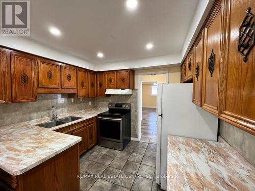 450 Rutherford Road, Brampton, ON - Indoor Photo Showing Kitchen With Double Sink