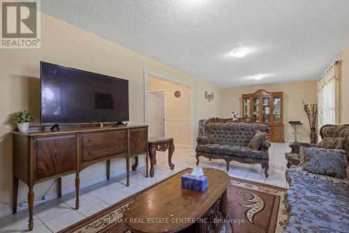 450 Rutherford Road, Brampton, ON - Indoor Photo Showing Living Room