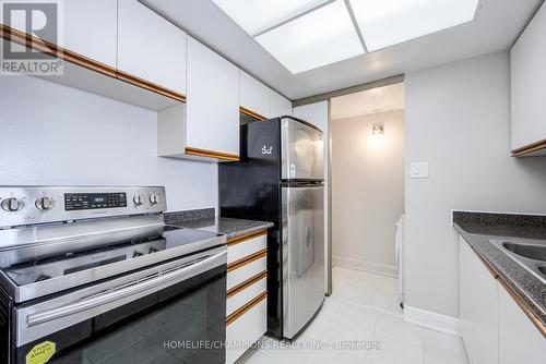 1910 - 5 Greystone Walk Drive, Toronto, ON - Indoor Photo Showing Kitchen