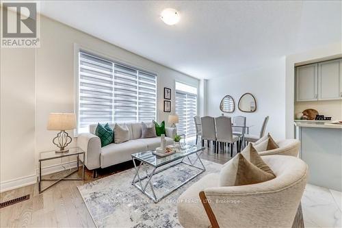 14 Reign Lane, Markham, ON - Indoor Photo Showing Living Room