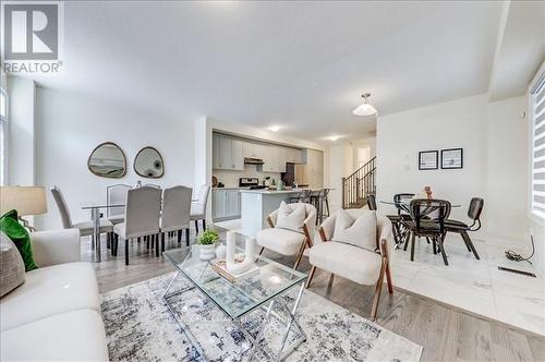 14 Reign Lane, Markham, ON - Indoor Photo Showing Living Room