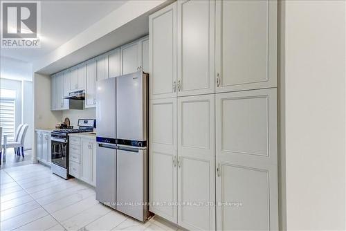 14 Reign Lane, Markham, ON - Indoor Photo Showing Kitchen