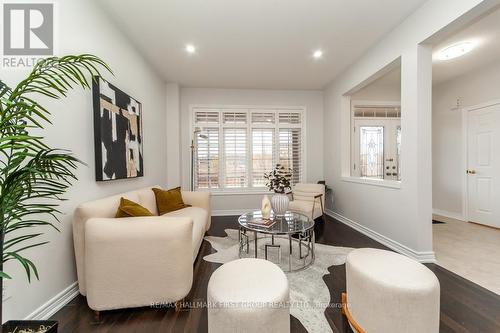 35 Crossbrooks Street, Markham, ON - Indoor Photo Showing Living Room