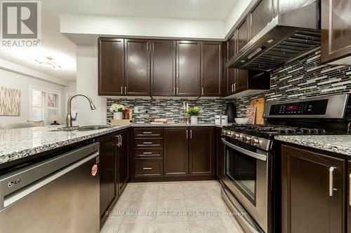 35 Crossbrooks Street, Markham, ON - Indoor Photo Showing Kitchen With Upgraded Kitchen