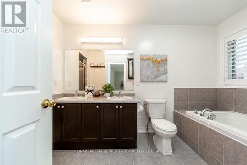 35 Crossbrooks Street, Markham, ON - Indoor Photo Showing Bathroom