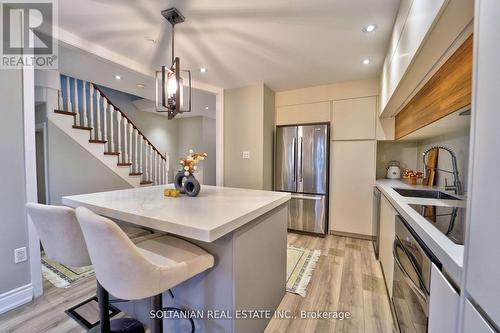 79 Milloy Place, Aurora, ON - Indoor Photo Showing Kitchen With Upgraded Kitchen