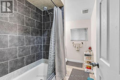 2102 Victoria Street E, Innisfil, ON - Indoor Photo Showing Bathroom