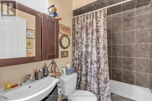 2102 Victoria Street E, Innisfil, ON - Indoor Photo Showing Bathroom