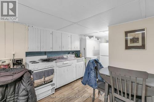 2102 Victoria Street E, Innisfil, ON - Indoor Photo Showing Kitchen