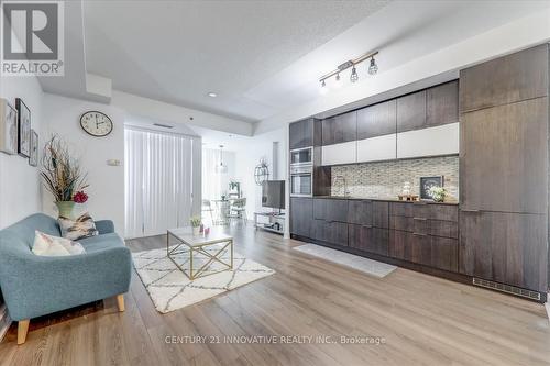 1711 - 318 Richmond Street W, Toronto, ON - Indoor Photo Showing Living Room