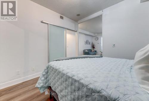 1711 - 318 Richmond Street W, Toronto, ON - Indoor Photo Showing Bedroom