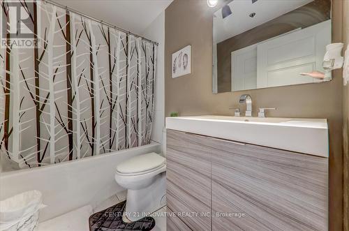 1711 - 318 Richmond Street W, Toronto, ON - Indoor Photo Showing Bathroom